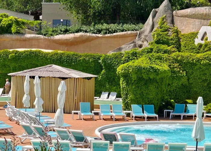 Apartament с двумя спальнями аркадийский дворец *