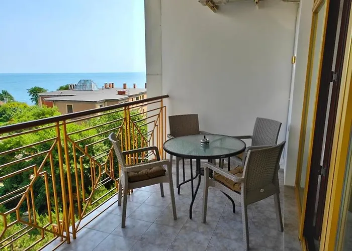 с двумя спальнями аркадийский дворец Apartament Odessa