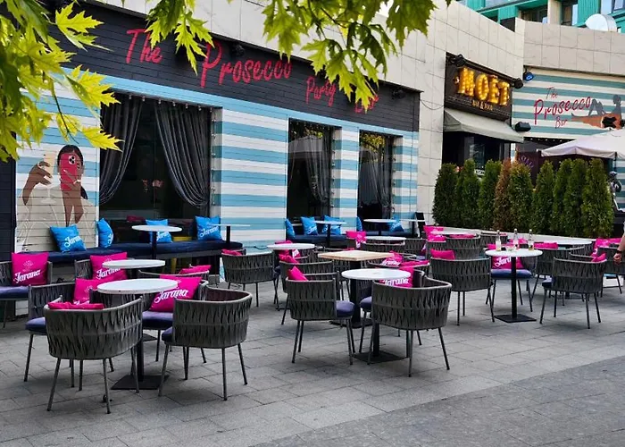 Апартаменти с двумя спальнями аркадийский дворец